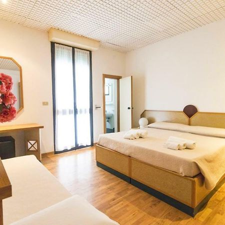 Albergo Palazzo Santa Cesarea Terme Bagian luar foto