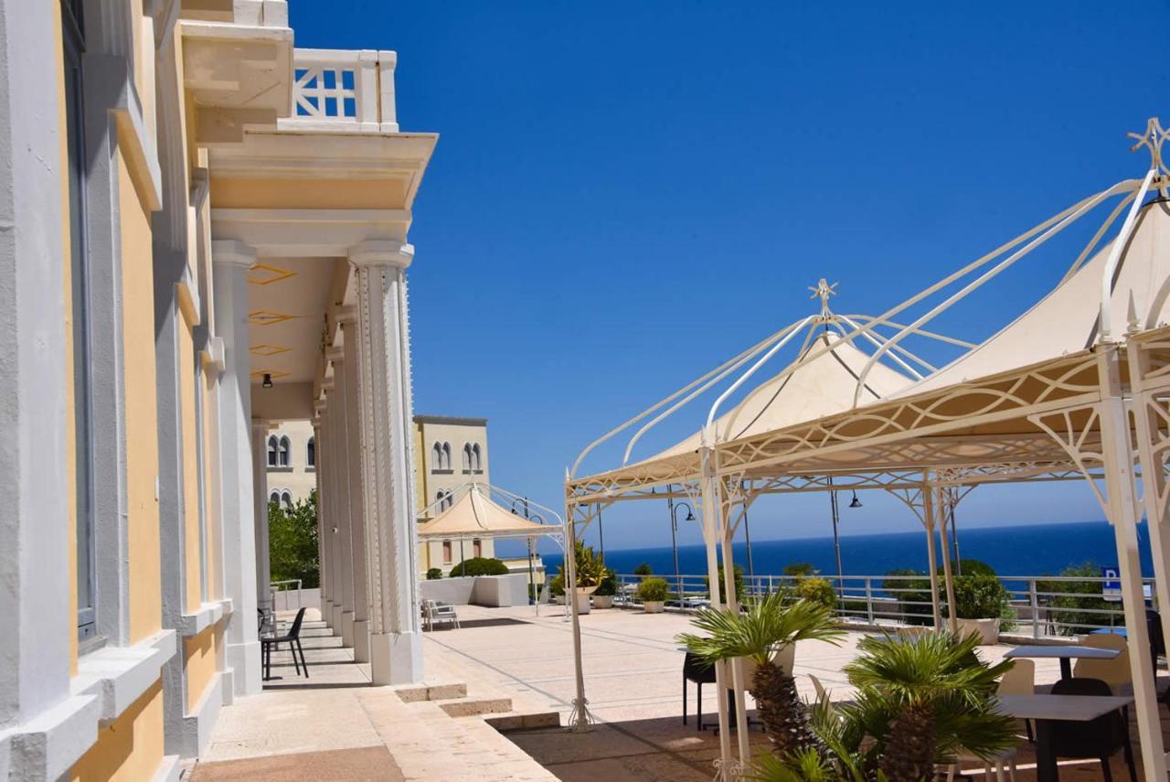Albergo Palazzo Santa Cesarea Terme Bagian luar foto