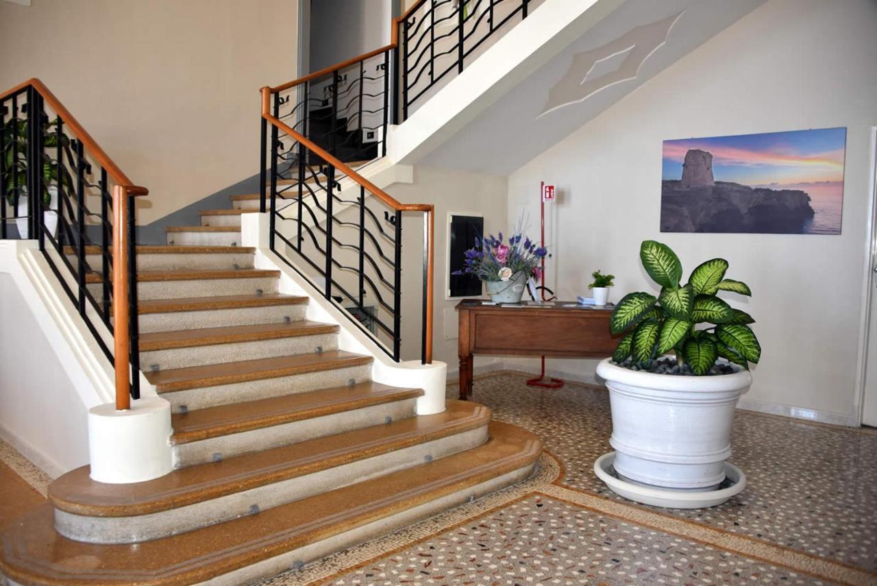 Albergo Palazzo Santa Cesarea Terme Bagian luar foto