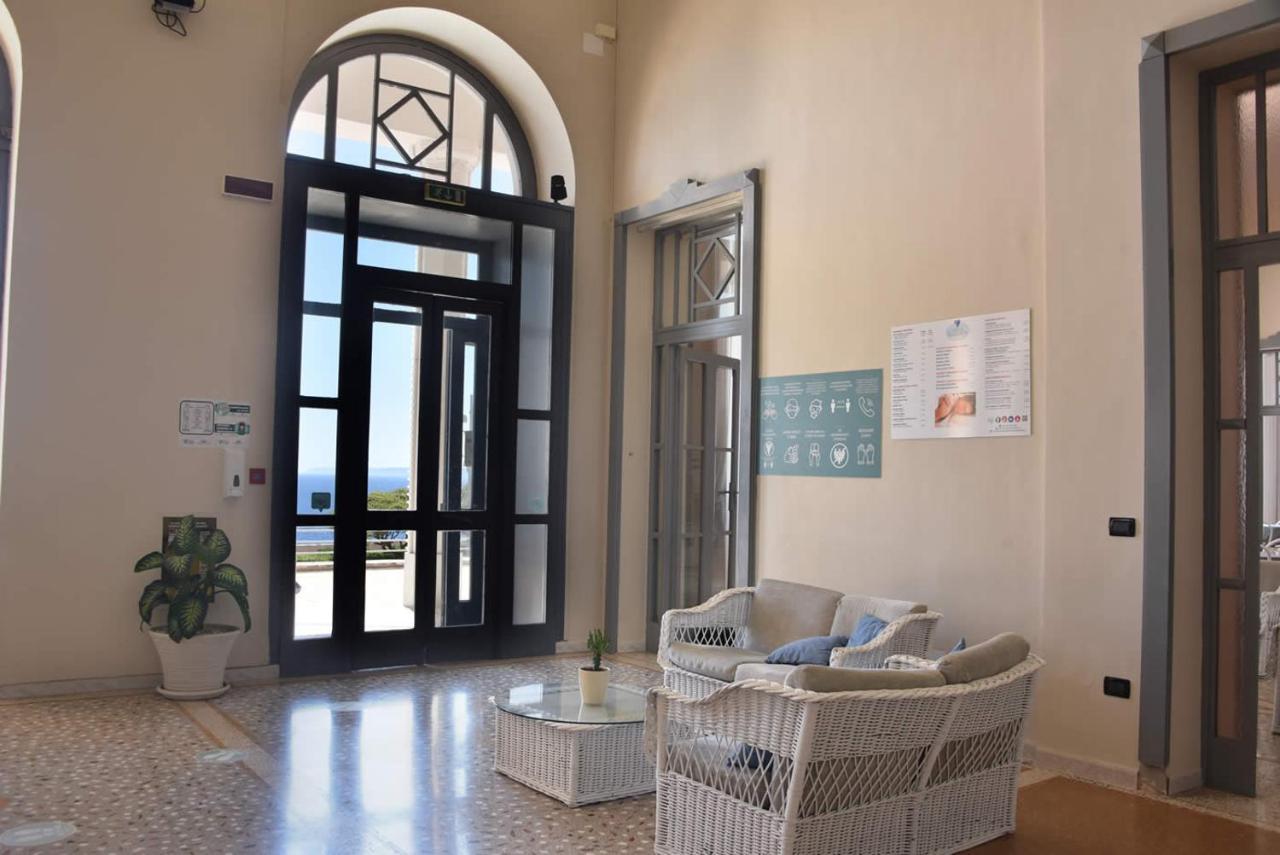 Albergo Palazzo Santa Cesarea Terme Bagian luar foto