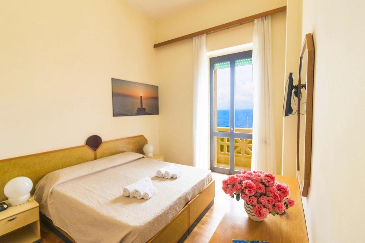 Albergo Palazzo Santa Cesarea Terme Bagian luar foto