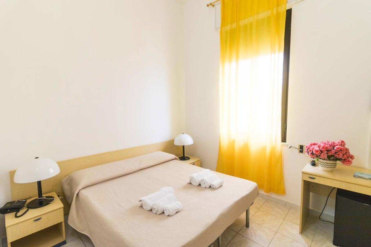 Albergo Palazzo Santa Cesarea Terme Bagian luar foto